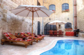 Id-Dwejra House of Character with private pool and Jaccuzi